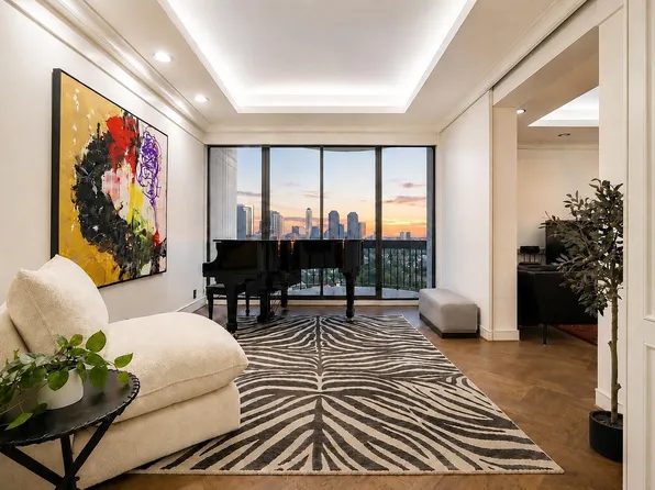 5001 Woodway Dr Penthouse Penthouse 2, Houston, TX 77056
