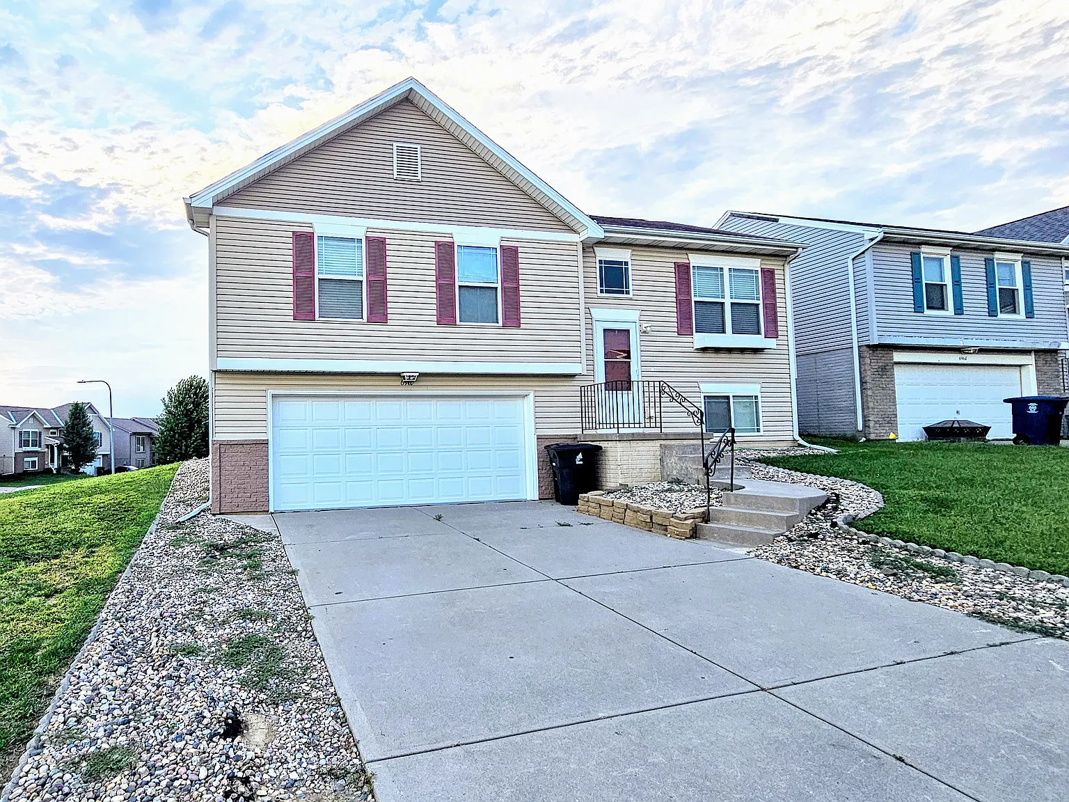 3 bed, 1378 sqft, $2,200 — Photo 2