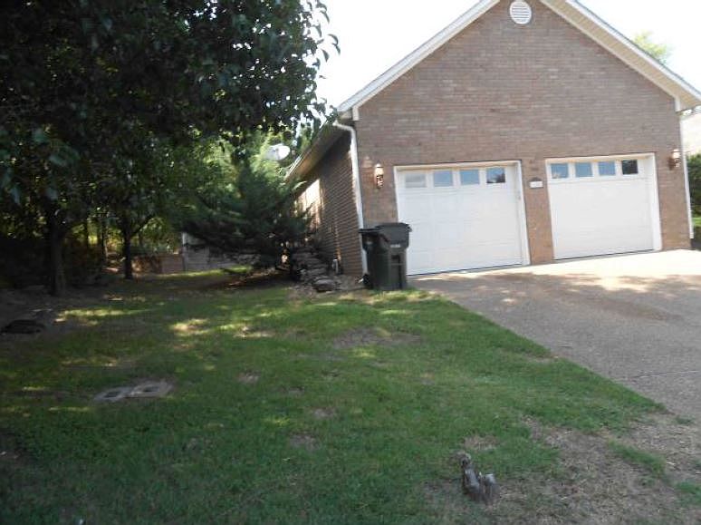 2nd image of 104 Green Ridge Ln