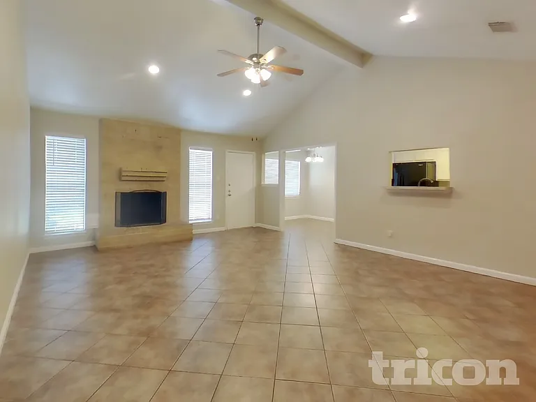 15802 Echo Canyon Dr — Photo 3