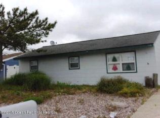 110 Irvington Rd, Barnegat, NJ 08005