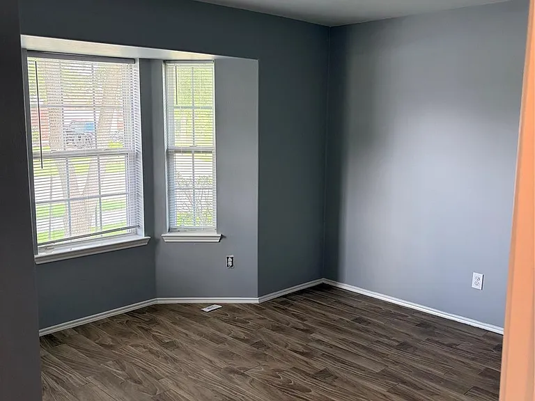 7214 Crescent Mills Dr — Photo 3