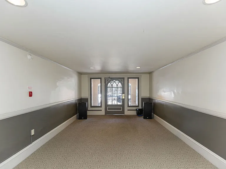 520 Scott — Photo 14