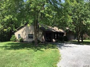 10448 Remington Ln, Carlinville, IL 62626