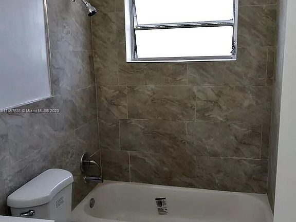 3rd image of 16890 NE 21st Ave APT 10