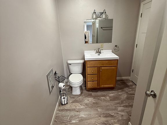 4th image of 109 S Main St