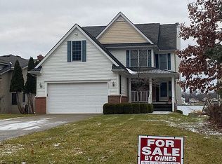7982 Flagstaff Dr, Commerce Township, MI 48382