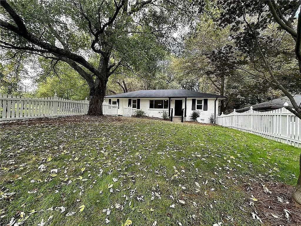 3 bed, 1323 sqft, $2,500 — Photo 1