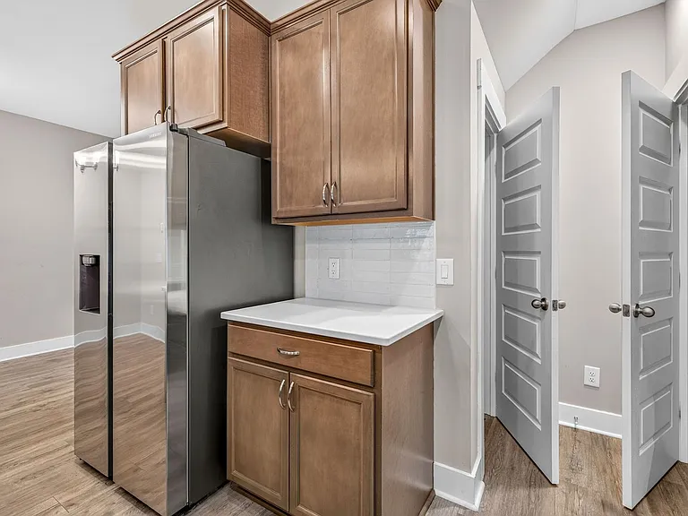 7795 Park Gate Dr — Photo 14