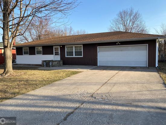 2721 Division St Burlington Ia 52601 Mls 5722094 Zillow