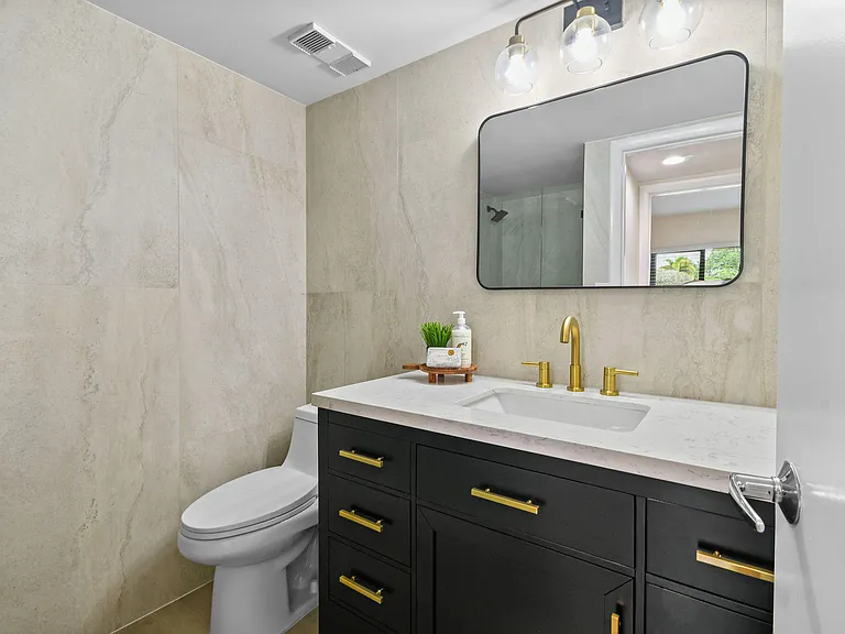 2233 NW 22nd Ave #102 — Photo 36