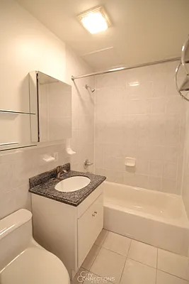 Rented by City Connections Realty | media 8