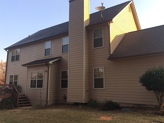 3rd image of 1560 Lakeland Dr