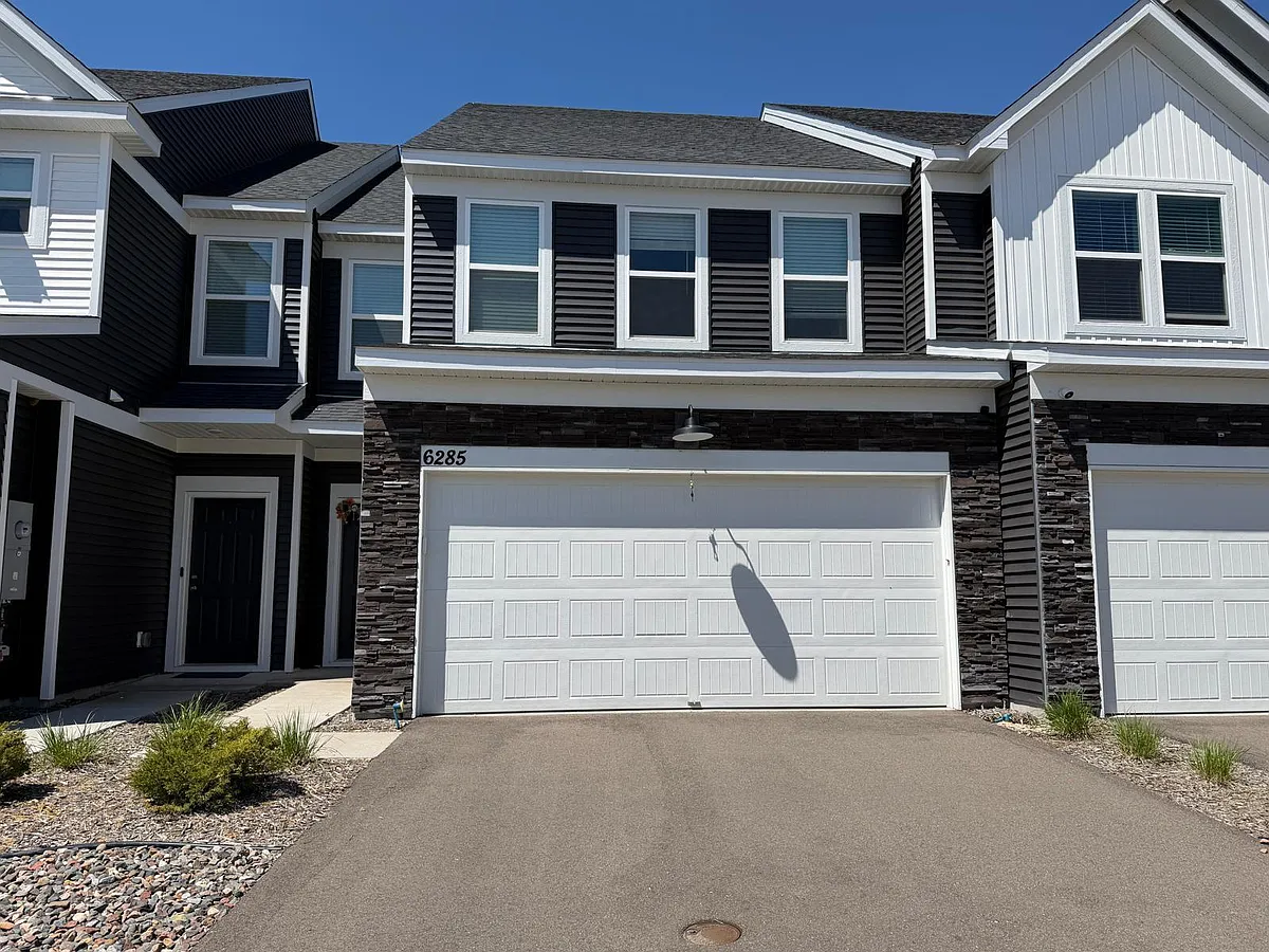 Building Photo - 6285 Larkspur Ln