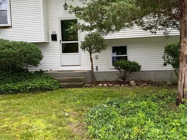 55 Lillian Ave E, Rumford, RI 02916