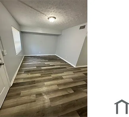 1430 W 18th St — Photo 12
