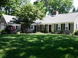 17 Haliburton Rd, Rumford, RI 02916