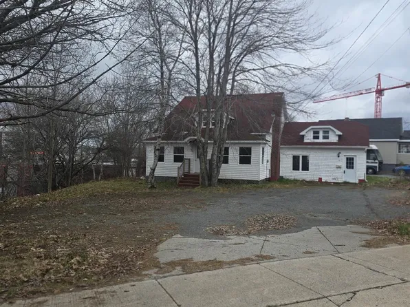 111 Tacoma Dr, Dartmouth, NS B2W 3E8