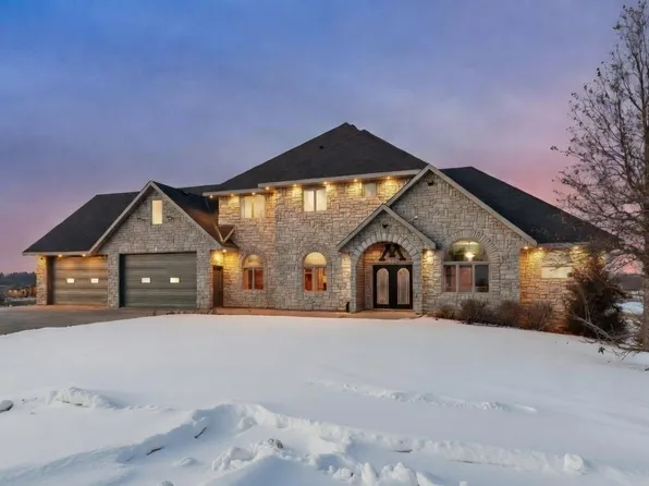 20951 Prairie Hills Ln, Prior Lake, MN 55372