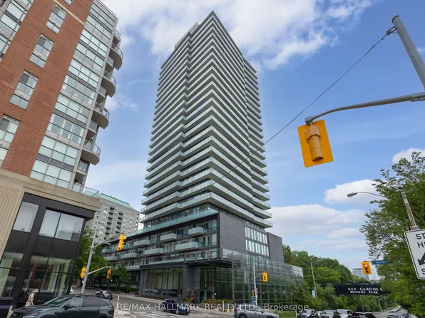 1815 Yonge St Unit Townhouse 103, Toronto, ON M4T 2A4