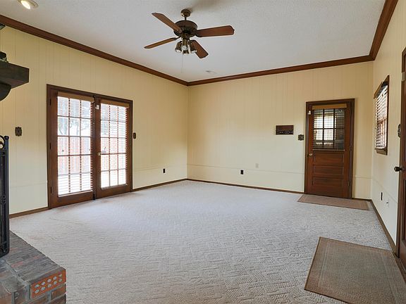 3rd image of 1903 Edwards Ave