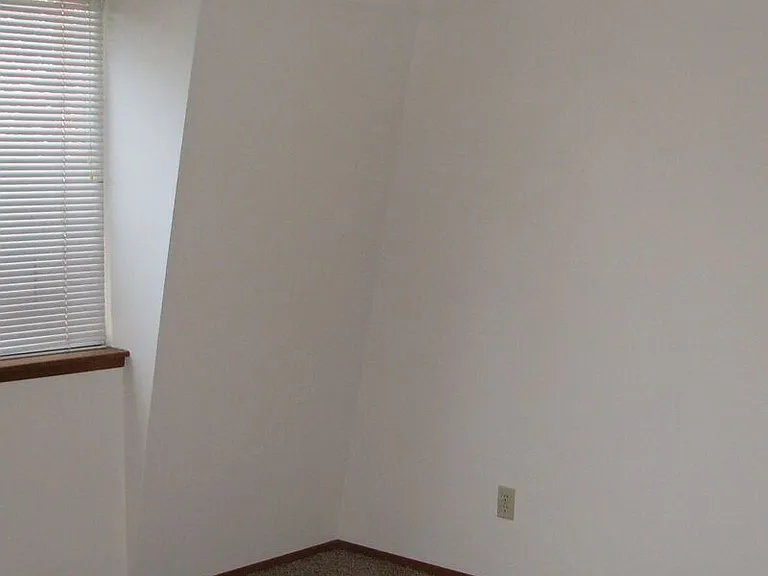 400 S Morain St #7 — Photo 17