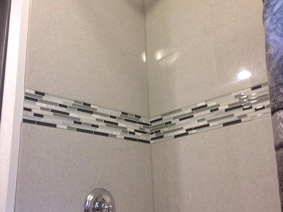 Onyx shower surround/jet tub