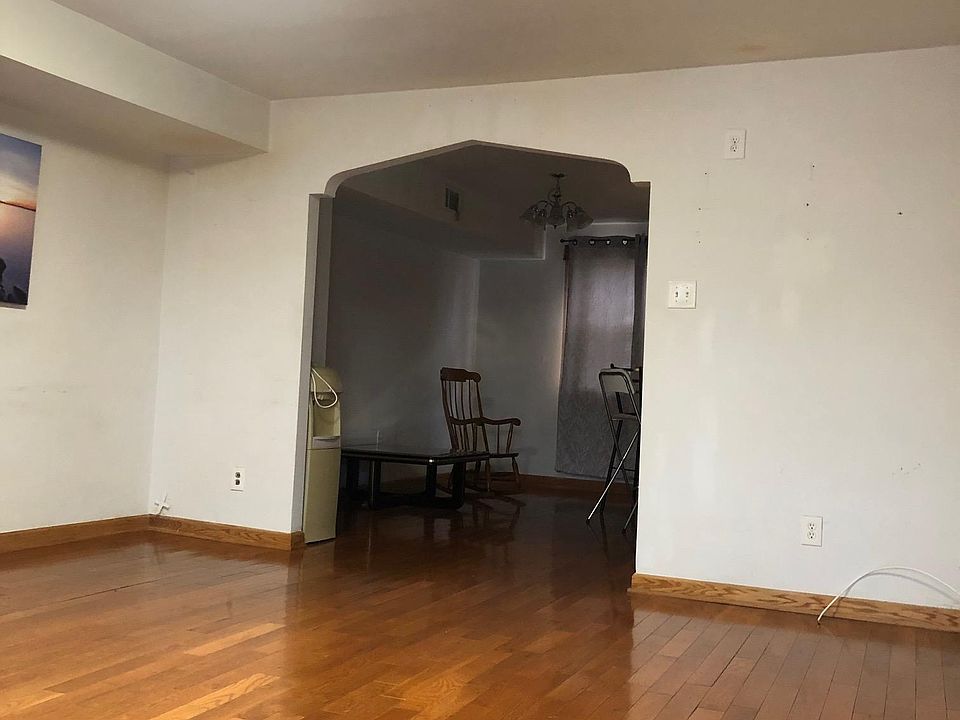 1st image of 606 E Cheltenham Ave
