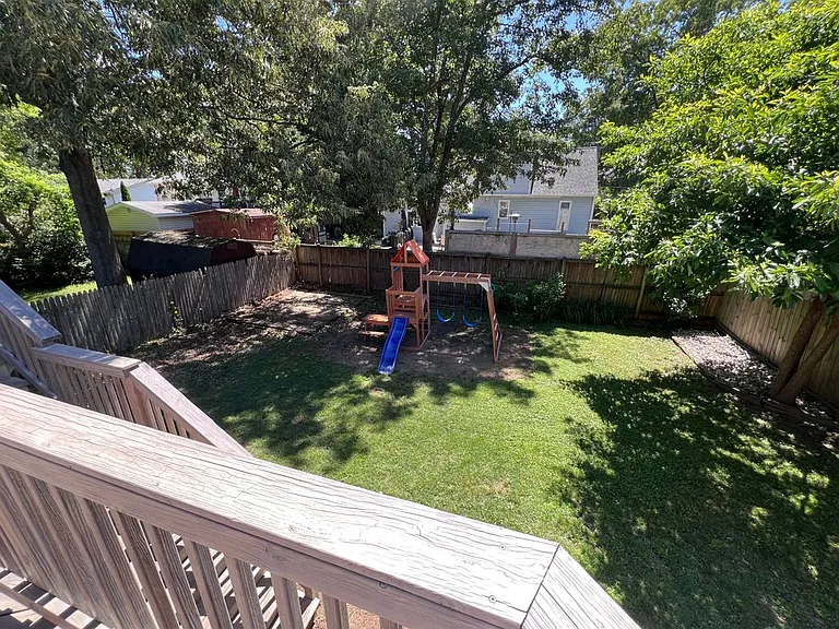 519 Kenmore Rd — Photo 20