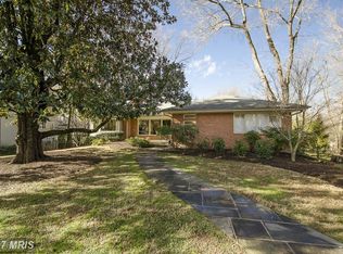 305 Buxton Rd, Falls Church, VA 22046