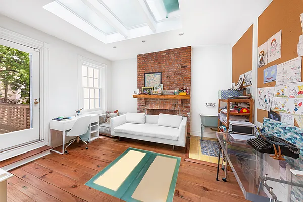 Sold by Compass | media 5