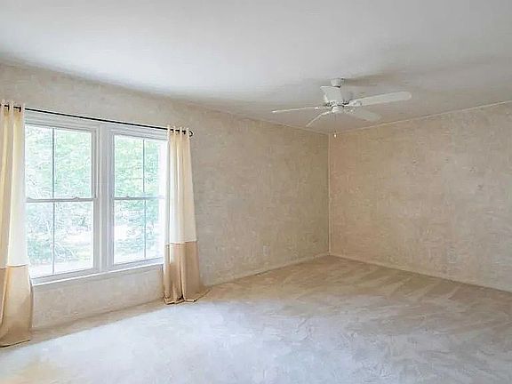 5th image of 1512 Lafayette Dr APT B
