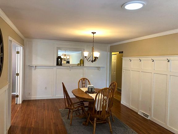 5th image of 554 Braxton Pl W
