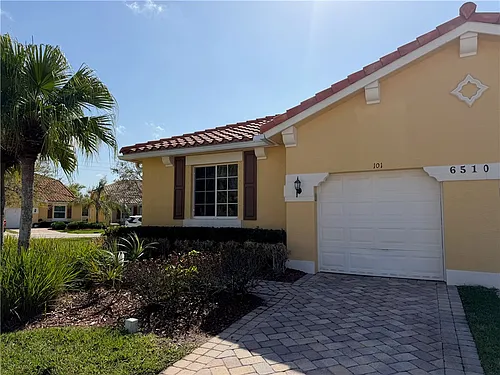 6510 Oxford Cir #101A Photo 1