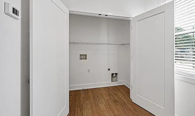 985 McDaniel St SW — Photo 37
