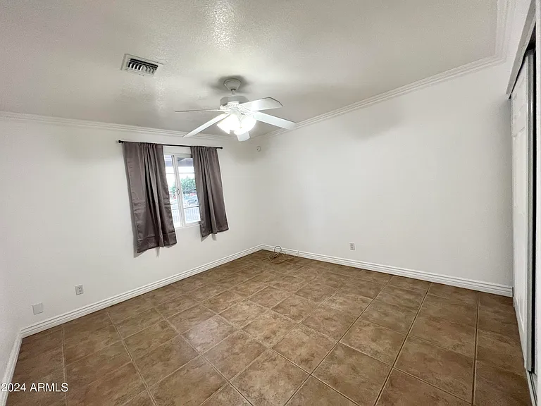 2914 N 49th Ave — Photo 16