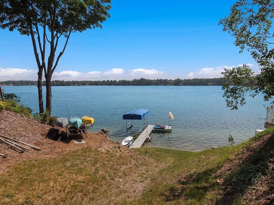 392 N West Silver Lake Rd, Traverse City, MI 49685 Zillow