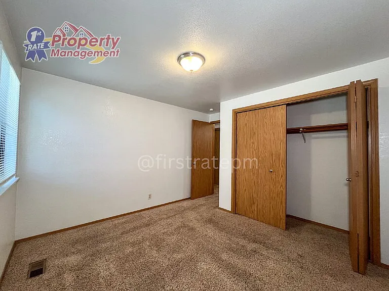 3219 Rose Hill St — Photo 25