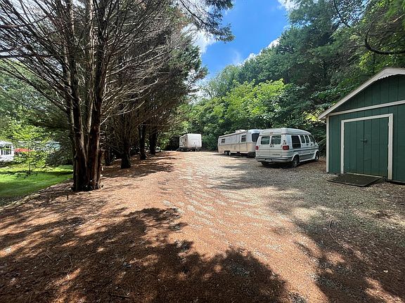3rd image of 78 Front Ln