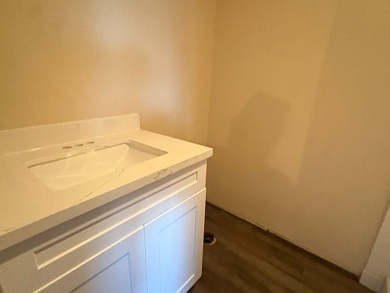 706 Redstone St — Photo 6