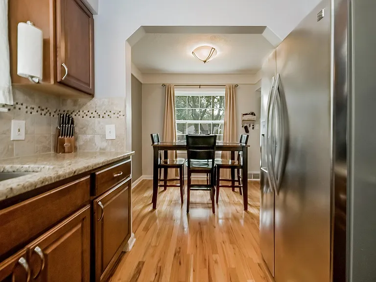 141 Girard Ave — Photo 6
