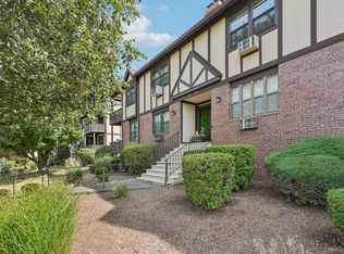943 Sierra Vista Ln, Valley Cottage, NY 10989