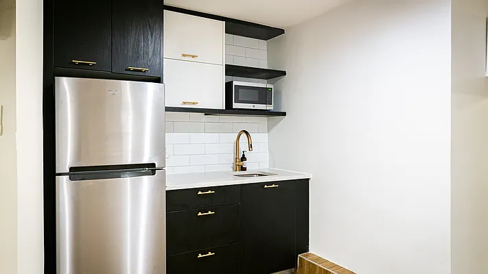 Rented by Nooklyn NYC LLC | media 12