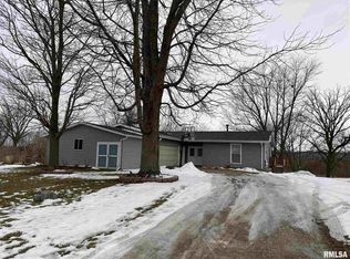 33 Bay Shore Dr, Lacon, IL 61540