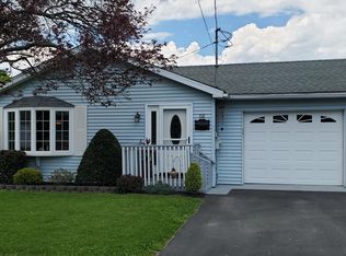 121 10th St, Matamoras, PA 18336