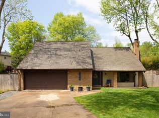 4442 Flintstone Rd, Alexandria, VA 22306