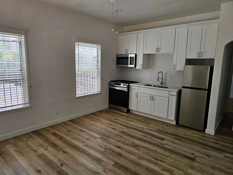 6439 Orange Street — Photo 2