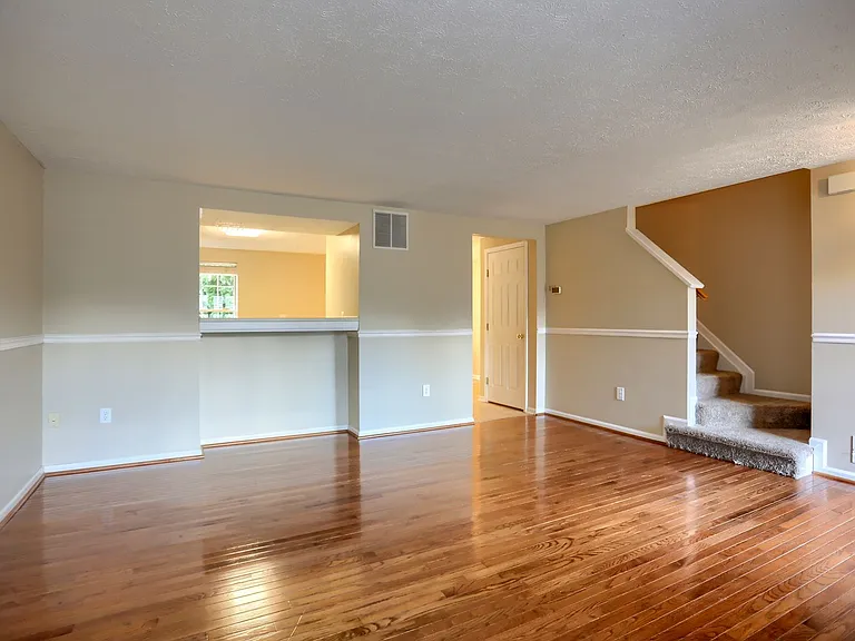 437 Ashton Ln — Photo 35