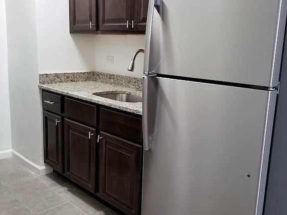 3rd image of 4309 47th Ave APT 4L