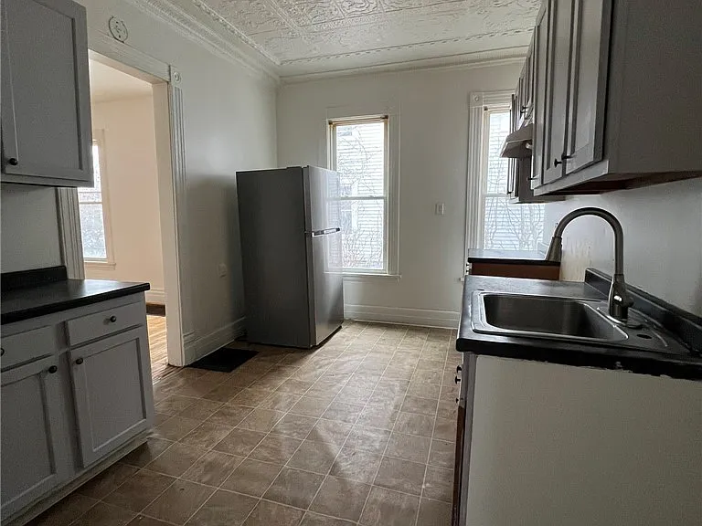 229 Kellogg St — Photo 25